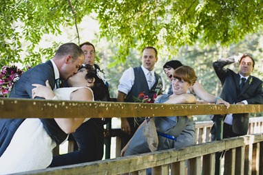 wedding party being silly by kootenay wedding photographer electrify photography