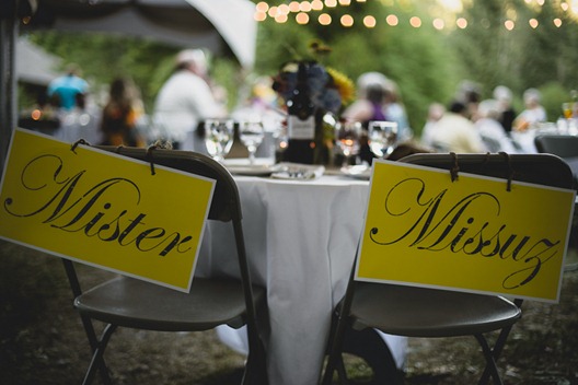 mr and mrs signs by kootenay wedding photographer electrify photography