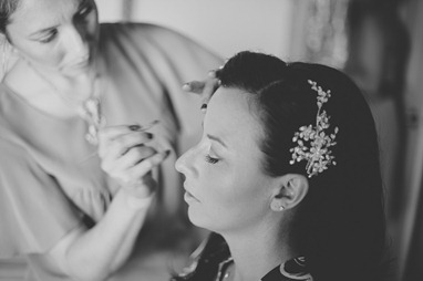 bridge vintage head piece at vintage okanagan wedding by nelson, kelowna, bc, wedding photographer electrify photography