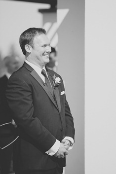 grrom sees bride black and white vintage okanagan wedding by nelson, kelowna, bc, wedding photographer electrify photography