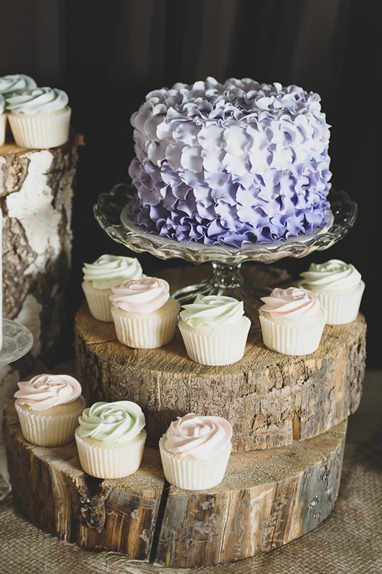 cupcakes at vintage okanagan wedding by nelson, kelowna, bc, wedding photographer electrify photography