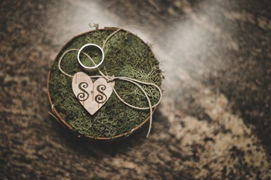 groom's wedding ring at vintage okanagan wedding by nelson, kelowna, bc, wedding photographer electrify photography