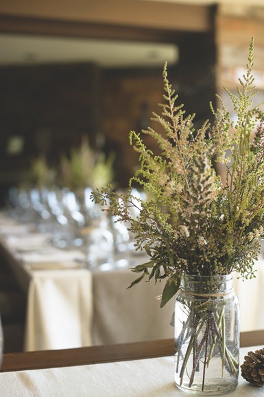 kelowna wedding, sparkling hill resort, mason jar decor