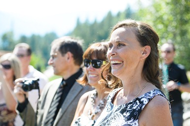 bronwyn-liam-nelson-bc-kootenay-backyard-wedding-electrify-photography-23