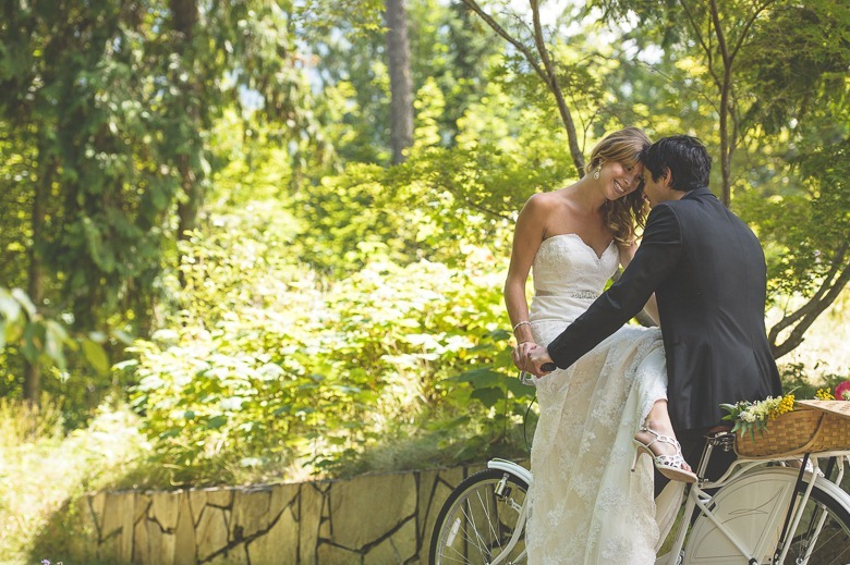 l-r-nelson-bc-kootenay-beachfront-wedding-electrify-photography-part2-9