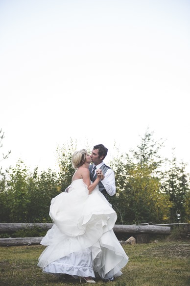 ashley-chance-dorval-nelson-bc-kootenay-wedding-electrify-photography-e-137