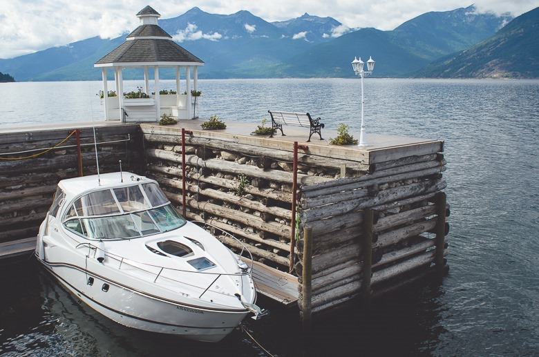 kootenay-wedding-beach-glam-intimate-lake-yacht-boat-electrify-photography-nelson-bc-04