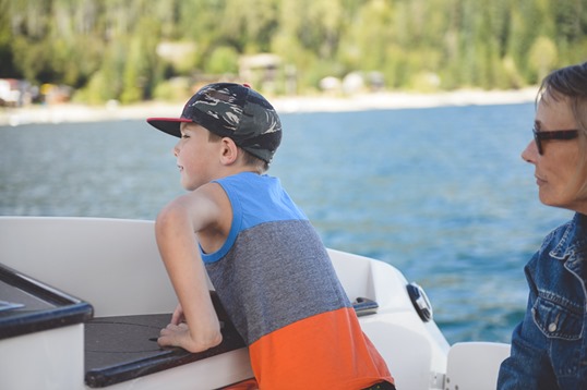 kootenay-wedding-beach-glam-intimate-lake-yacht-boat-electrify-photography-nelson-bc-148