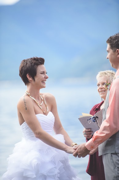 kootenay-wedding-beach-glam-intimate-lake-yacht-boat-electrify-photography-nelson-bc-38