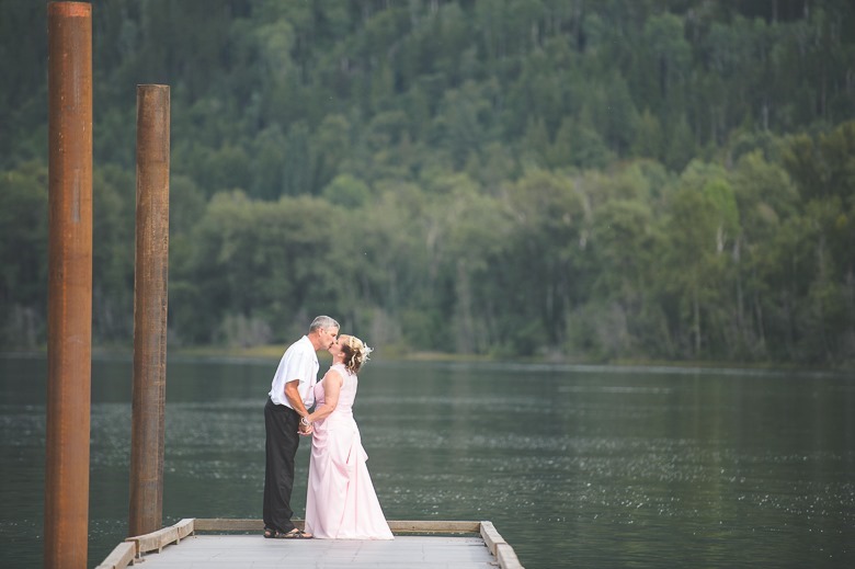 castlegar-bc-kootenay-backyard-wedding-electrify-photography-20