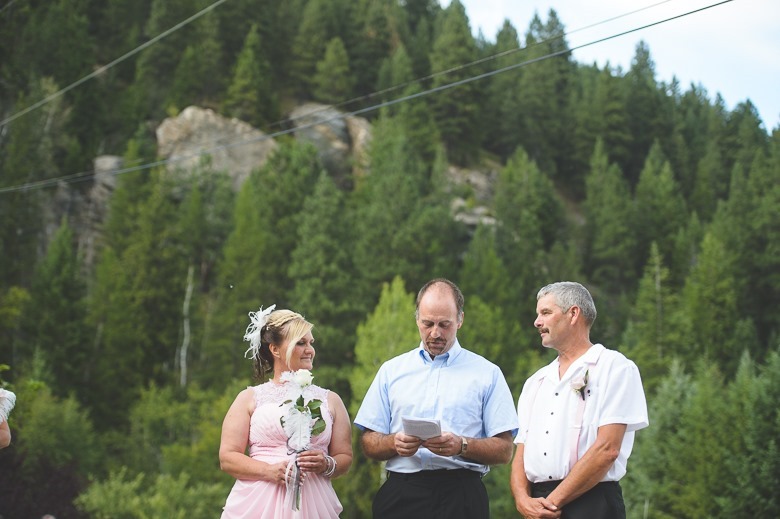 castlegar-bc-kootenay-backyard-wedding-electrify-photography-27