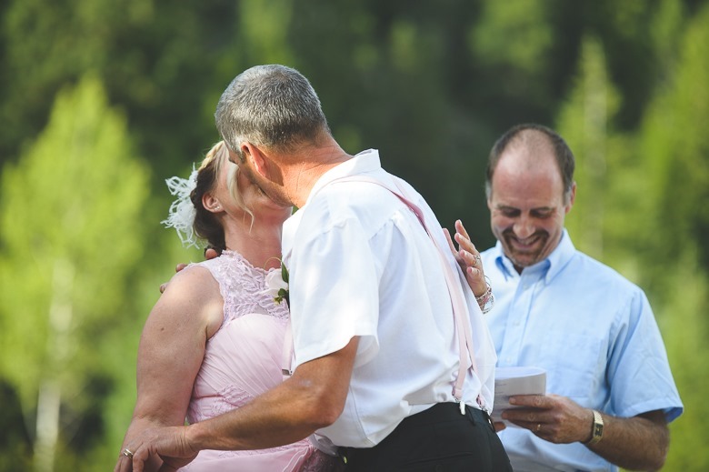 castlegar-bc-kootenay-backyard-wedding-electrify-photography-34