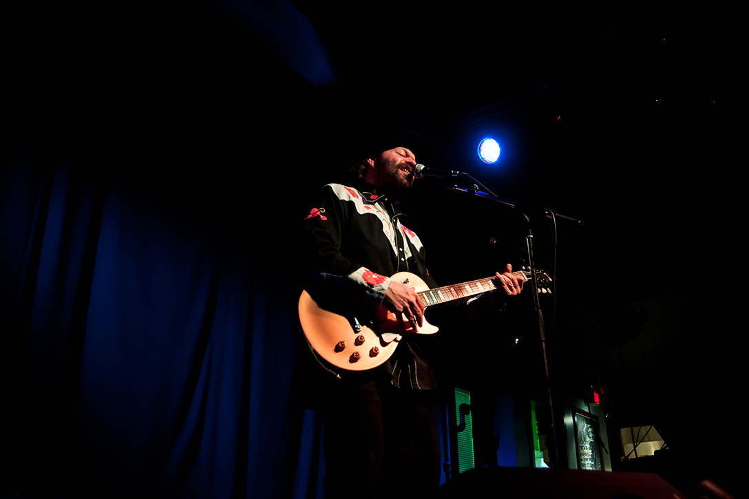 Colin Linden serenades the Royal in Nelson, BC, photo by Electrify Photography