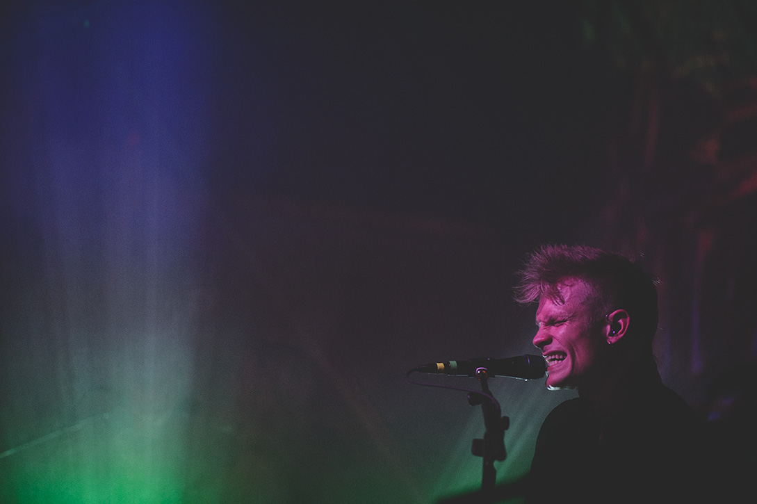 Ryan Guldemond of Vancouver band, Mother Mother, sings at the Royal on Baker in Nelson, BC, photo by BC Music Photographer Emilee Zaitsoff of Electrify Photography