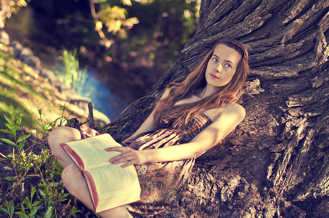 Alice in Wonderland style portrait by Electrify Photography